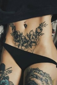 性感的一组女性腰部腿部纹身摄影作品组图欣赏