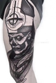 线条感很强的个性暗黑点刺纹身图案作品