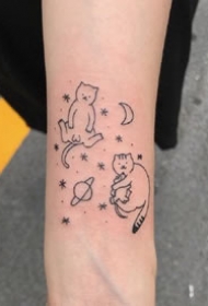 韩国首尔的纹身师创作的可爱简约小图案