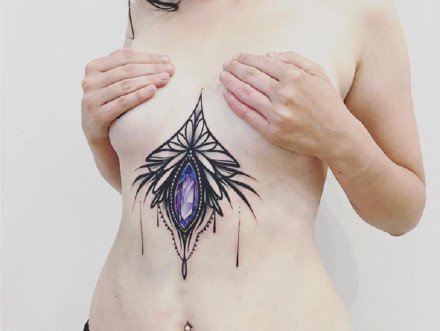 女生喜欢的宝石纹身图案图片