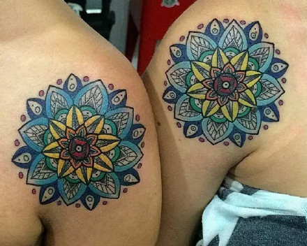 适合情侣的成双成对的彩色纹身图案欣赏