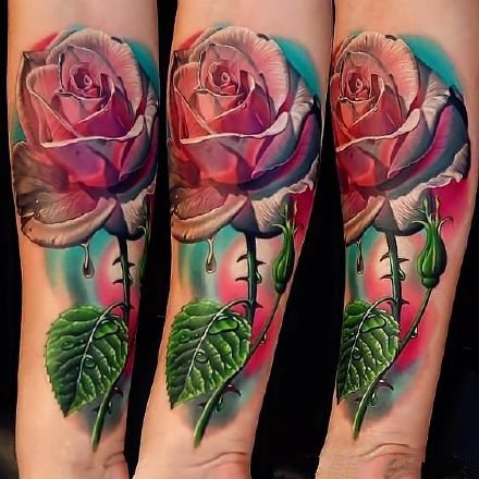 绚丽多姿的鲜艳玫瑰花纹身图案作品9张