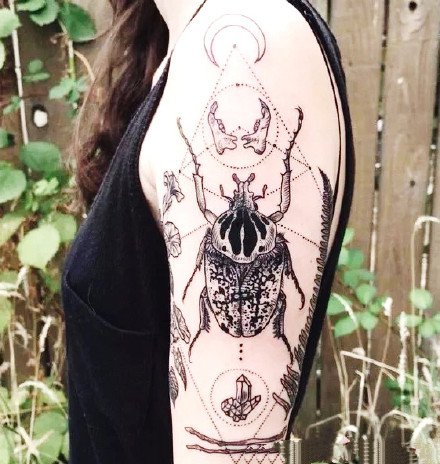 大臂上的一组国外精美纹身图案作品9张