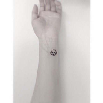 手腕上超简单的一组小纹身图案作品