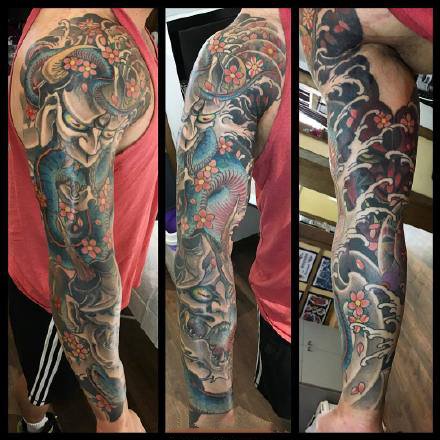 漂亮传统风格的一组花臂纹身图案作品