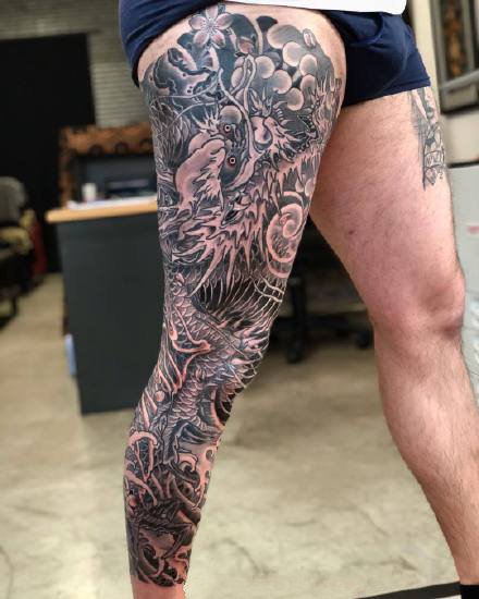 传统花腿纹身--18张传统风格的大花腿纹身图案作品