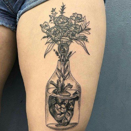 花朵在灯泡和瓶子里--黑色创意点刺花朵纹身图案作品