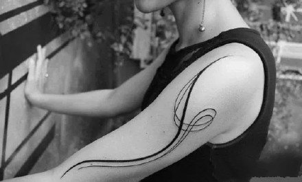 很简洁的线条组成的简约纹身图案作品9张