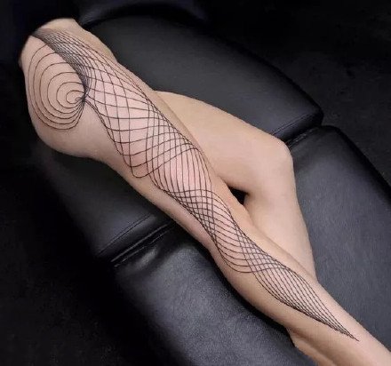 很简洁的线条组成的简约纹身图案作品9张