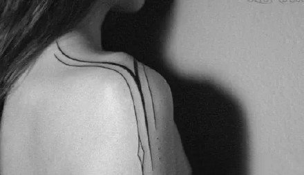 很简洁的线条组成的简约纹身图案作品9张