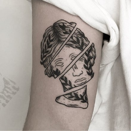 手臂上的一组16张黑灰色纹身图案作品欣赏