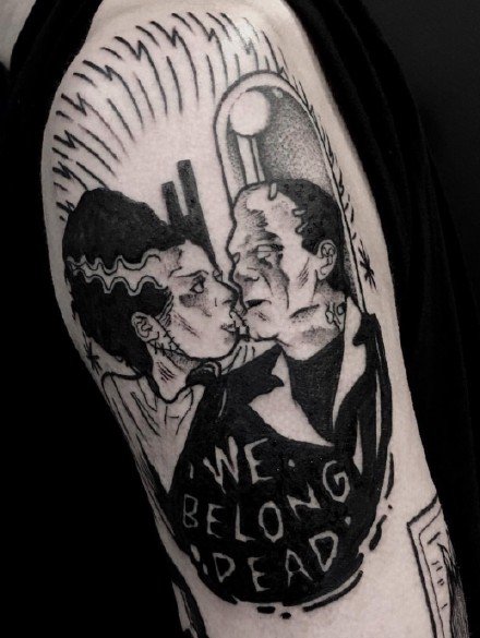 胳膊上好看的一组小面积的黑灰纹身图案欣赏