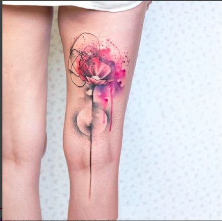 出淤泥而不染寓意的彩色莲花纹身图案