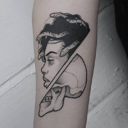 黑灰色半人脸半骷髅的一组个性半脸纹身图案9张