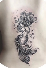 男生女生都适合的一组好看的小清新纹身作品图片