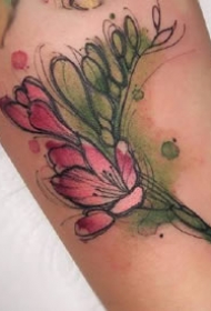 手臂上的一组泼墨水彩风格的纹身作品9张