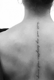 女生几处适合刺英文字母纹身图案的部位推荐