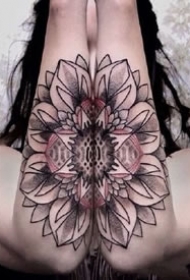 成对的梵花纹身图案作品--强迫症患者喜欢的图案