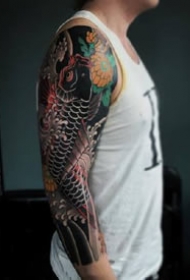 一组男性传统风格的花臂作品纹身图案