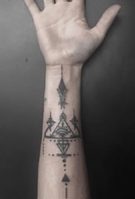 手臂等部位简约又好看的点刺黑灰纹身图案