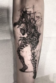 很有个性的一组黑灰帅气纹身图案作品欣赏