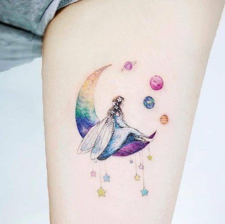 适合女生的小清新风格月亮等彩色小纹身图案
