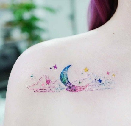 适合女生的小清新风格月亮等彩色小纹身图案