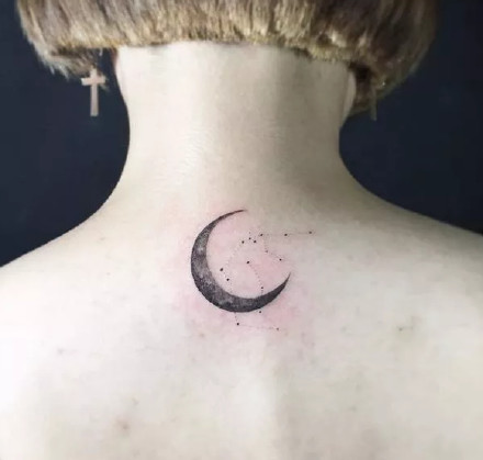 关于月亮主题的一组小清新月亮纹身图案