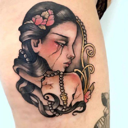 关于女孩子的一组小彩色女生纹身图案