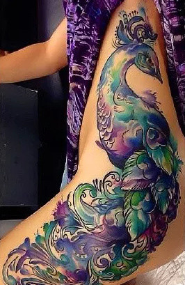 很精致的一组大幅彩色孔雀纹身图案作品