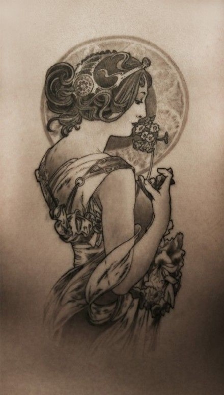 欧美风格的一组欧美女郎纹身图片欣赏