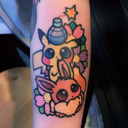 一组关于皮卡丘的一组动漫卡通小纹身图案