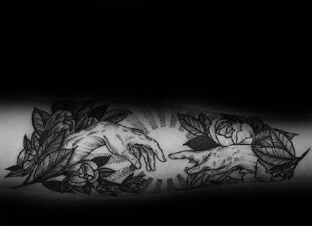 一组两手相对的手势纹身图案欣赏