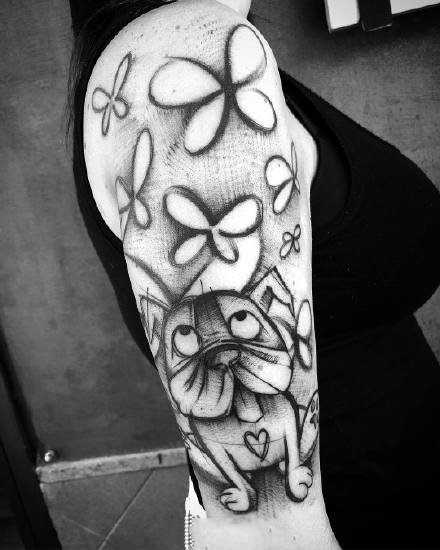 暗黑风格的一组手臂和腿部的合适纹身图案