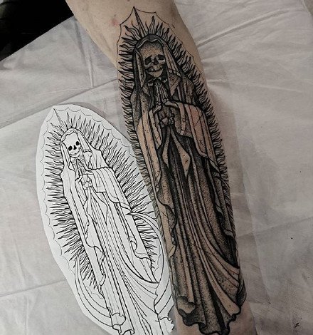 很特别的一组适合小手臂和小腿的黑灰纹身图案欣赏