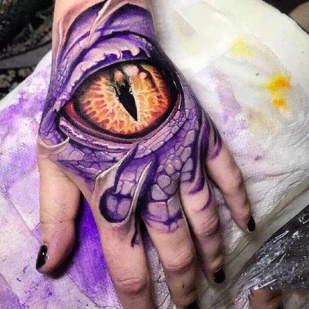 很炫酷的满手背的一组纹身图案欣赏