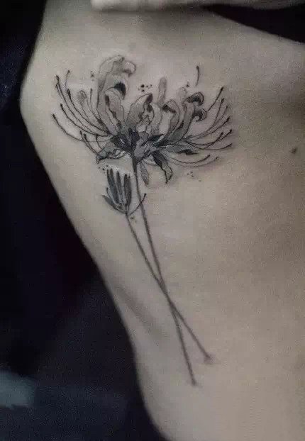 曼陀罗彼岸花纹身：18张好看的彼岸花纹身图案作品