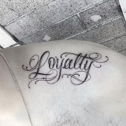 9张很简约的一组花体字英文纹身图片赏析