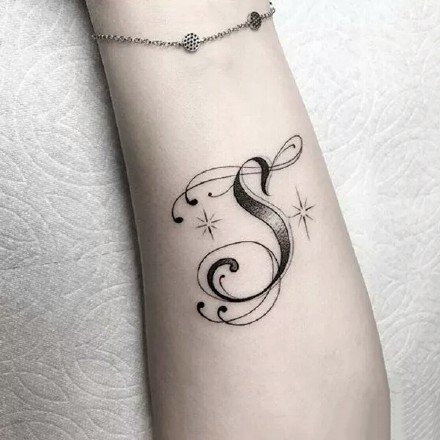 9张很简约的一组花体字英文纹身图片赏析