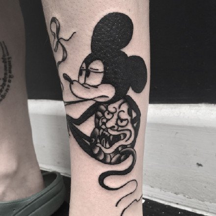 暗黑米老鼠纹身：一组9张暗黑风格的米老鼠纹身图案