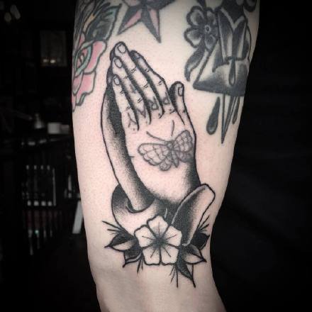 黑灰oldschool小纹身：9张oldschool风格的一组黑灰小纹身图案