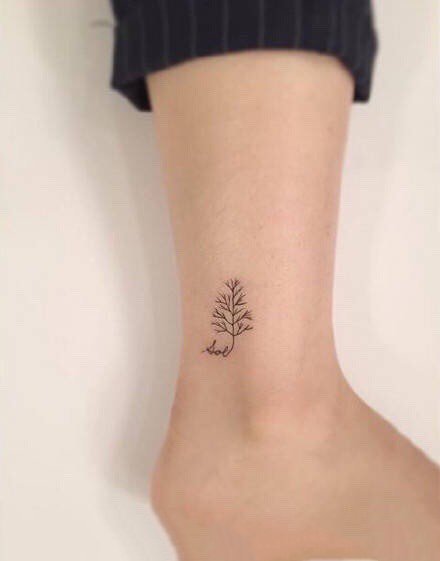 脚踝小图案：一组超简约的脚踝处小纹身图案