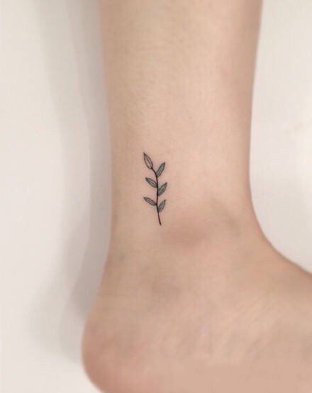 脚踝小图案：一组超简约的脚踝处小纹身图案