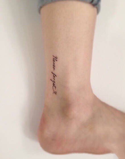 脚踝小图案：一组超简约的脚踝处小纹身图案