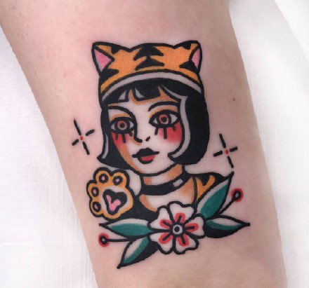 oldschool小女孩纹身：oldschool风格的一组小菇娘女孩纹身图案