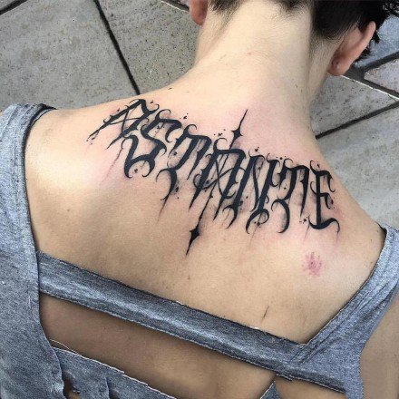 好看的一组花体字纹身图案作品欣赏