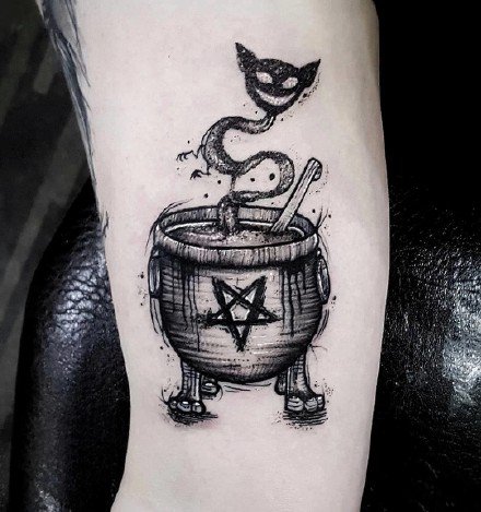 暗黑风格的一组9张小暗黑的纹身图案欣赏