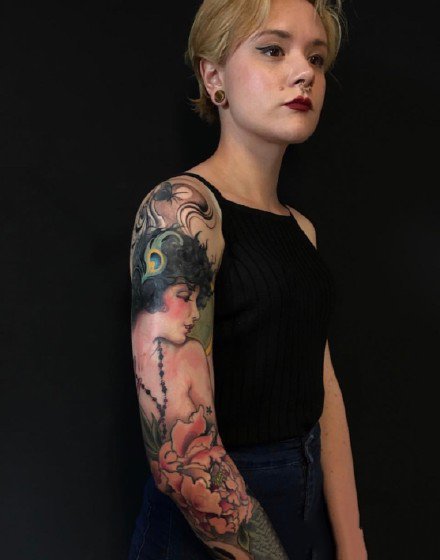 手臂人像女郎：欧美纹在胳膊上的女郎人像纹身图案