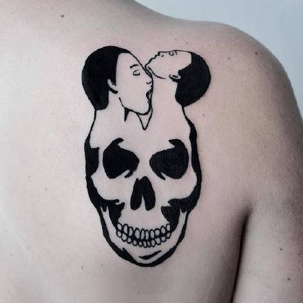 深黑色的一组9张创意骷髅纹身图案欣赏