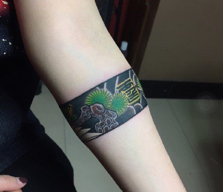 传统日式风格的一组手环臂环纹身图案作品